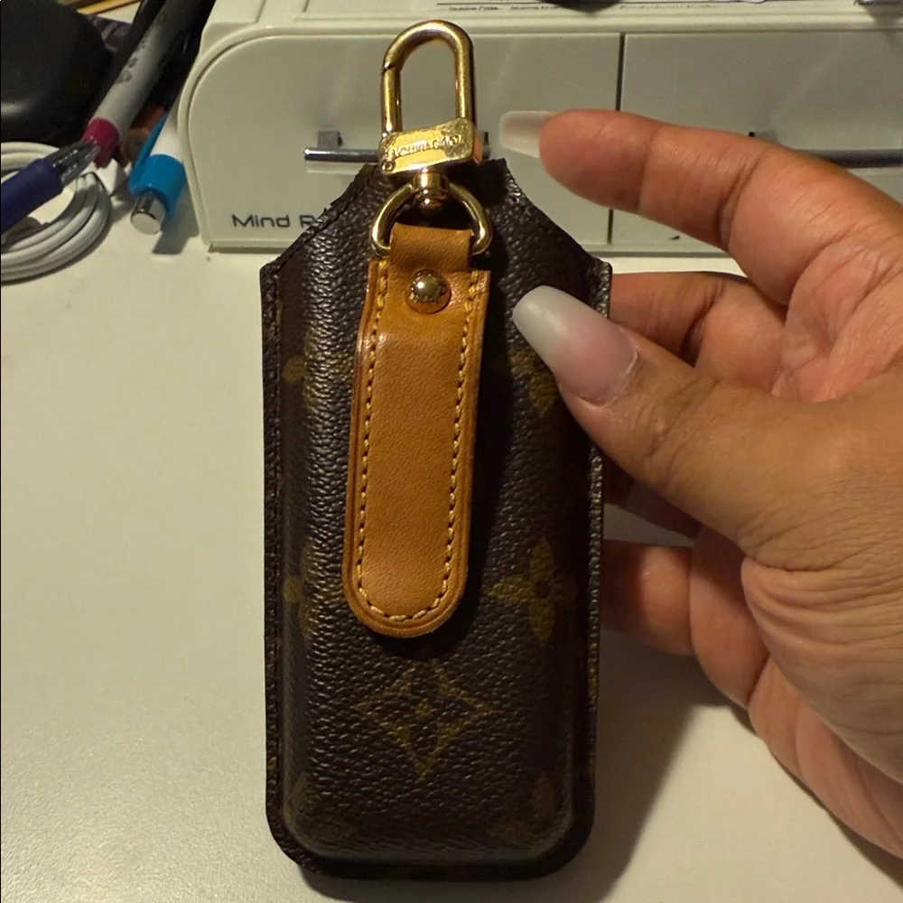 Louis Vuitton Belt Accessory / Case